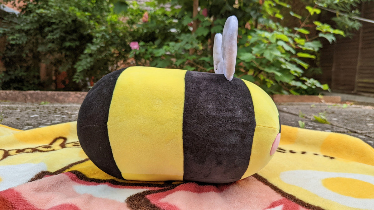 Squishy Plushie Pals - Honey Bee Plush – Pingki Penguin